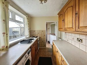 Kitchen- click for photo gallery